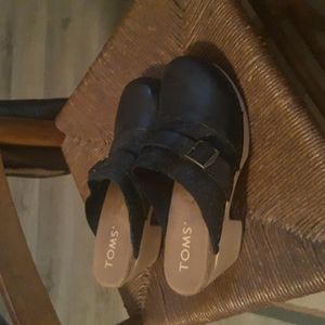 toms clogs
